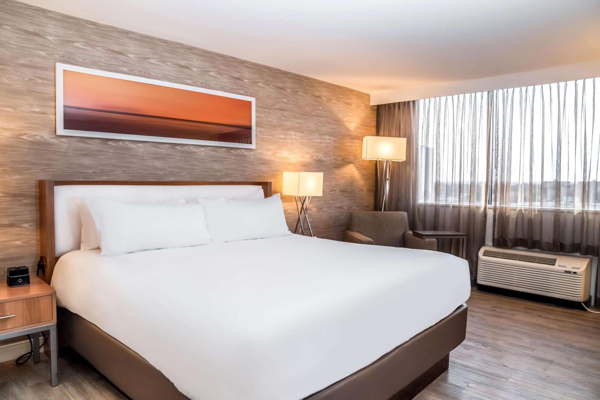 Doubletree By Hilton Kitchener Hotel Buitenkant foto