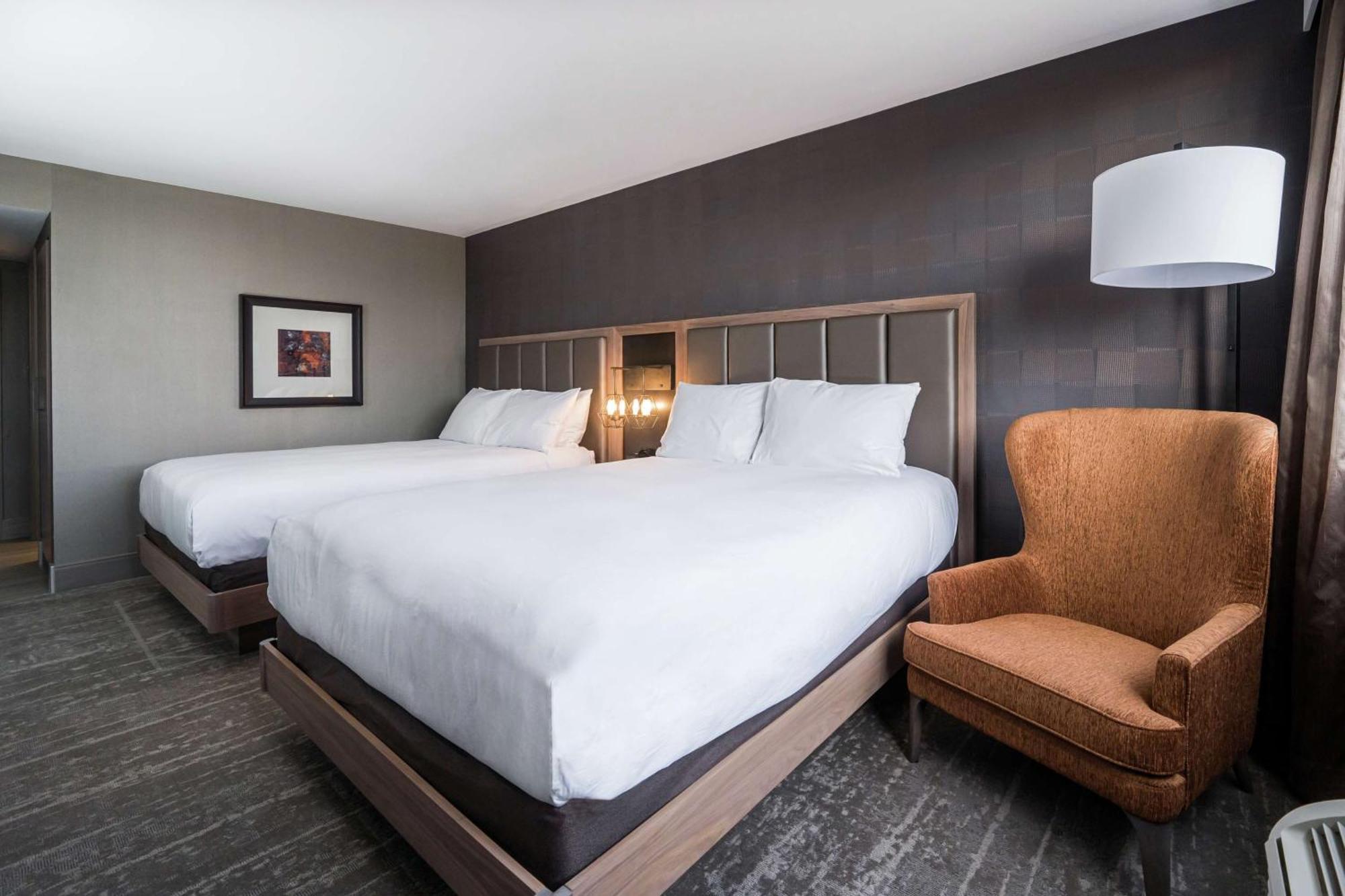 Doubletree By Hilton Kitchener Hotel Buitenkant foto