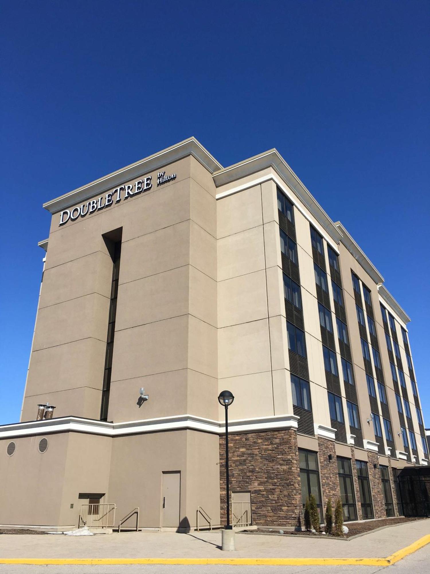 Doubletree By Hilton Kitchener Hotel Buitenkant foto