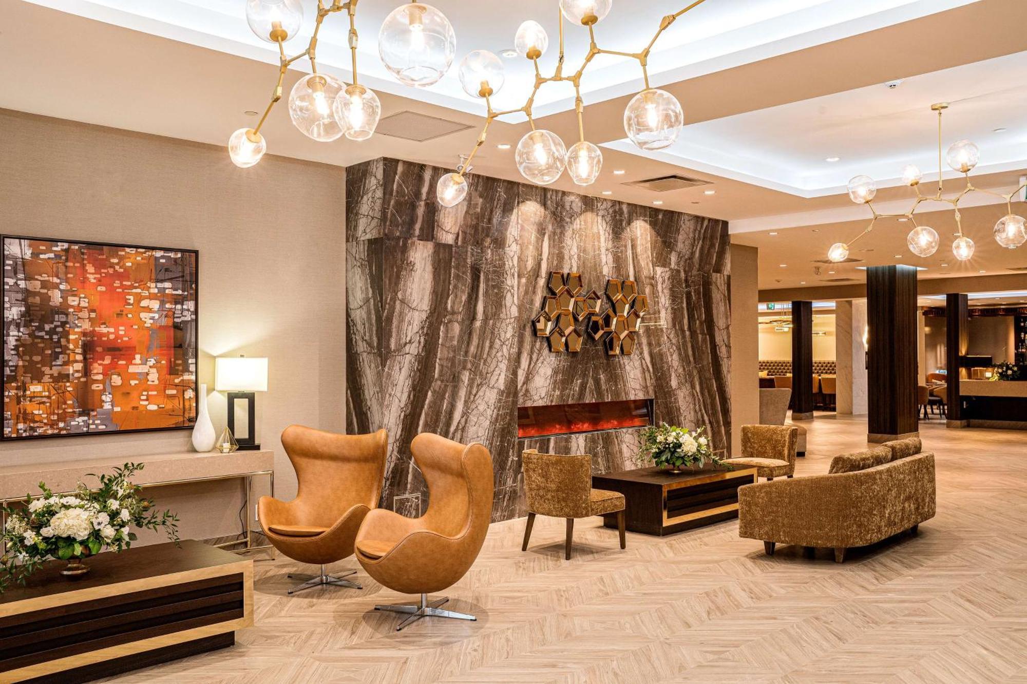 Doubletree By Hilton Kitchener Hotel Buitenkant foto