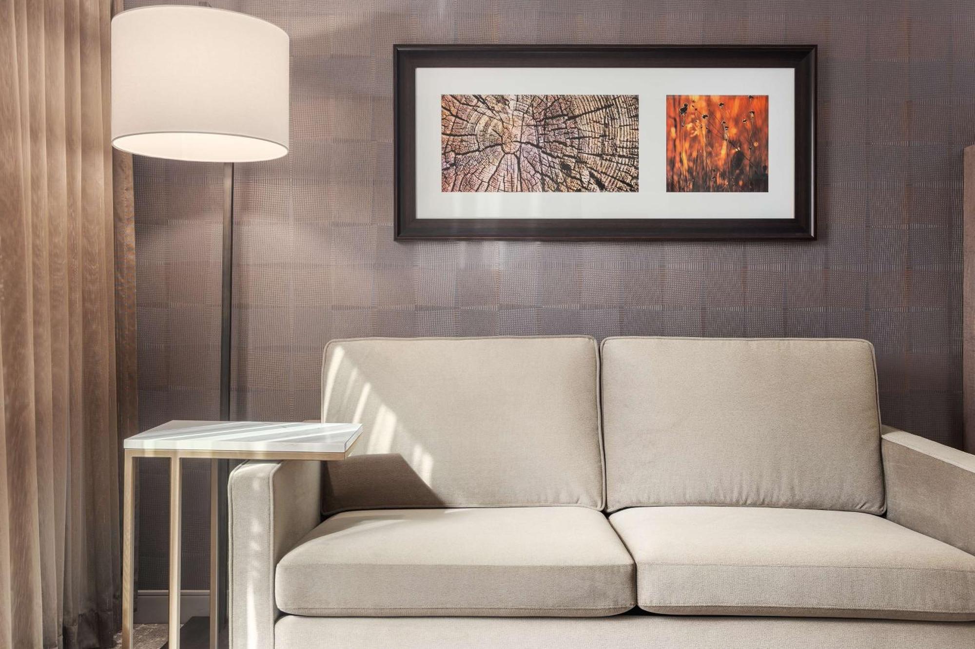 Doubletree By Hilton Kitchener Hotel Buitenkant foto