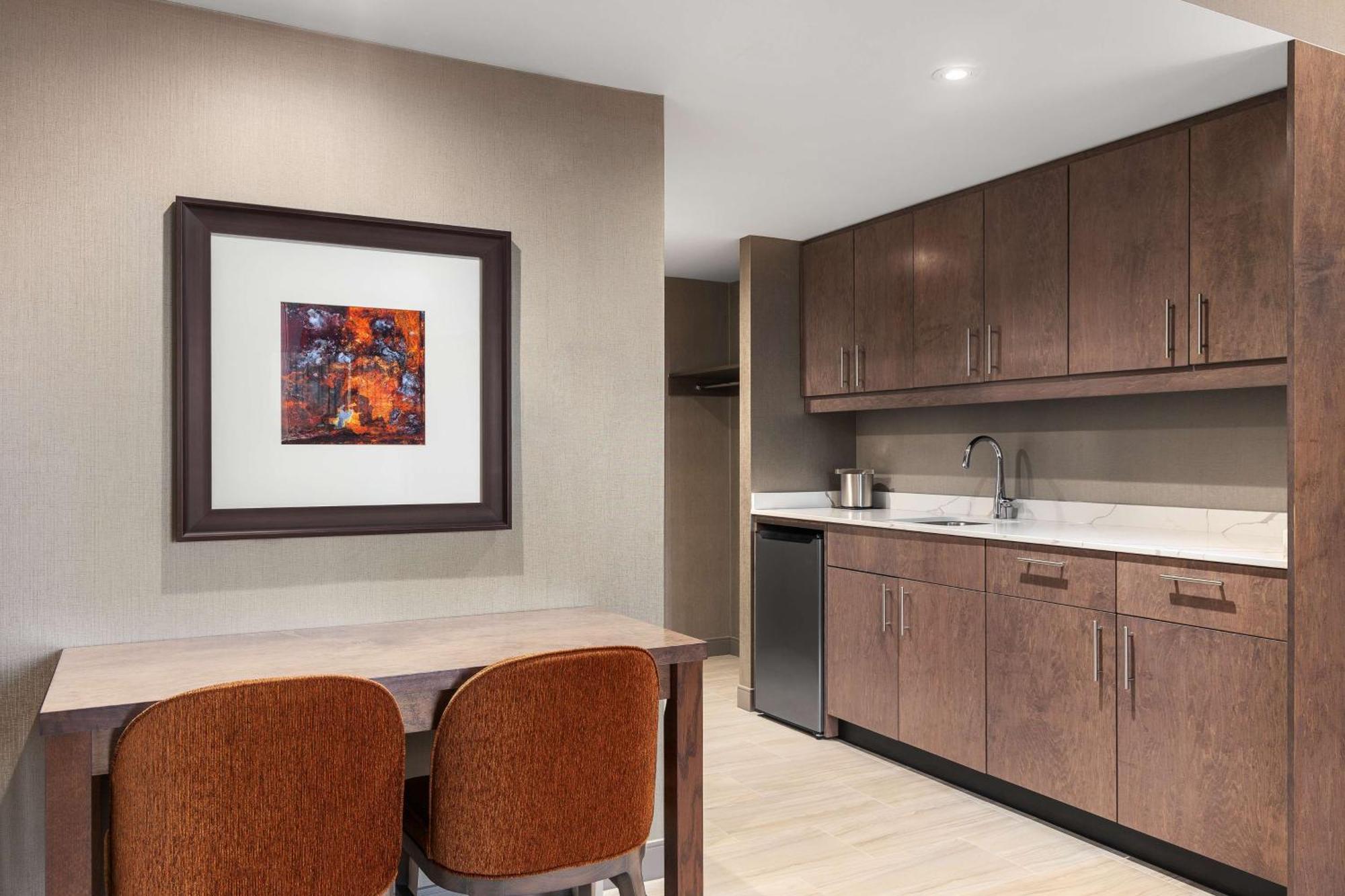 Doubletree By Hilton Kitchener Hotel Buitenkant foto
