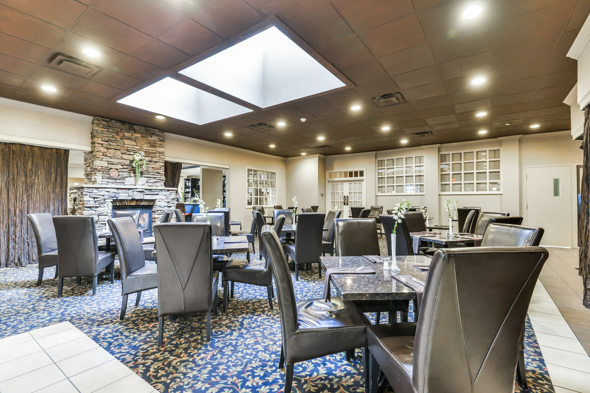 Doubletree By Hilton Kitchener Hotel Buitenkant foto