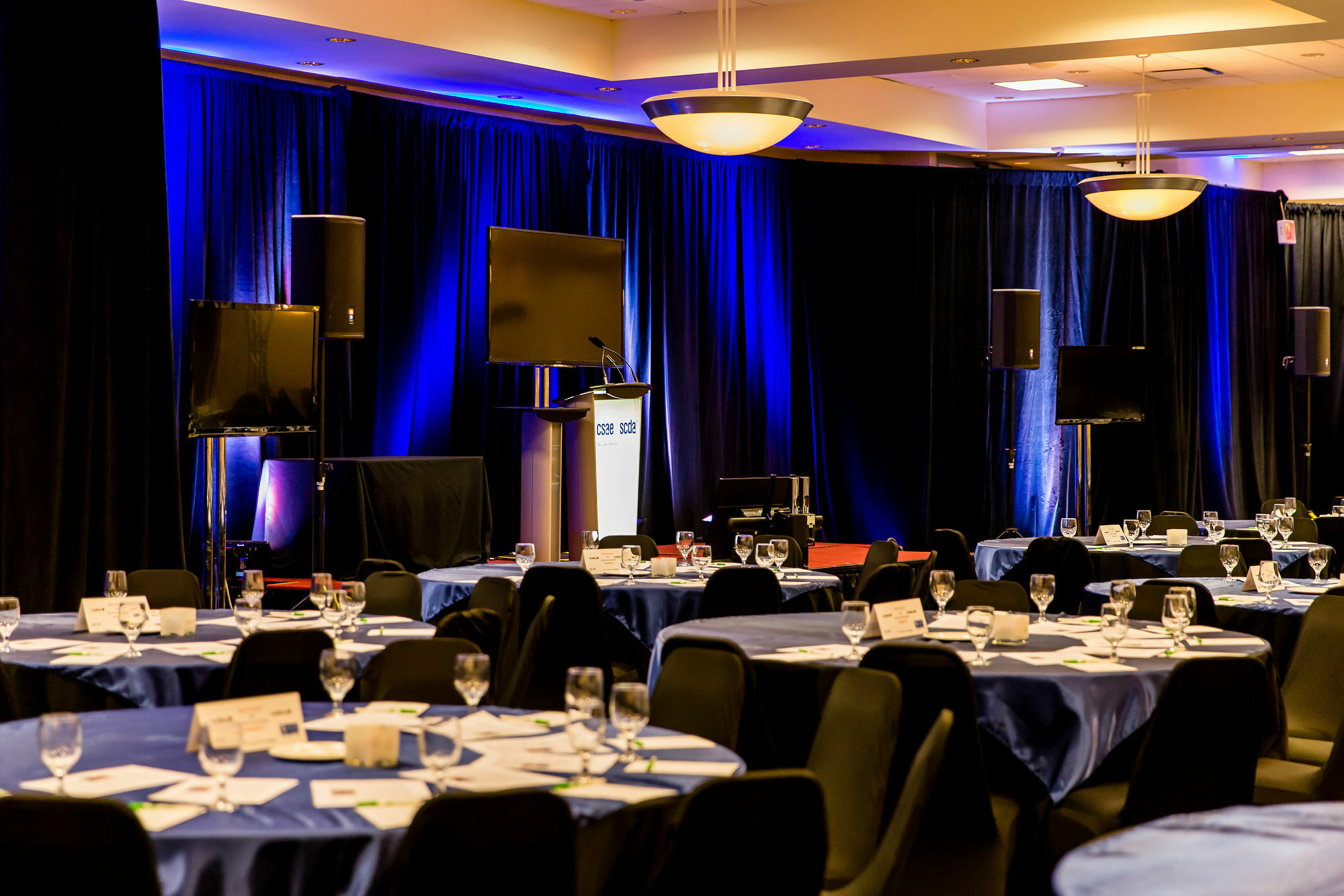 Doubletree By Hilton Kitchener Hotel Buitenkant foto